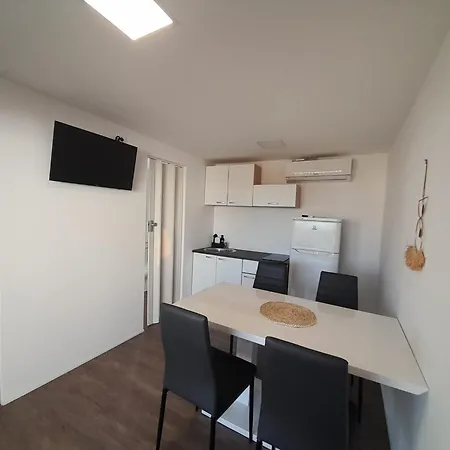 Tiny House Lily With Jacuzzi Apartment Sveti Filip i Jakov Exterior photo