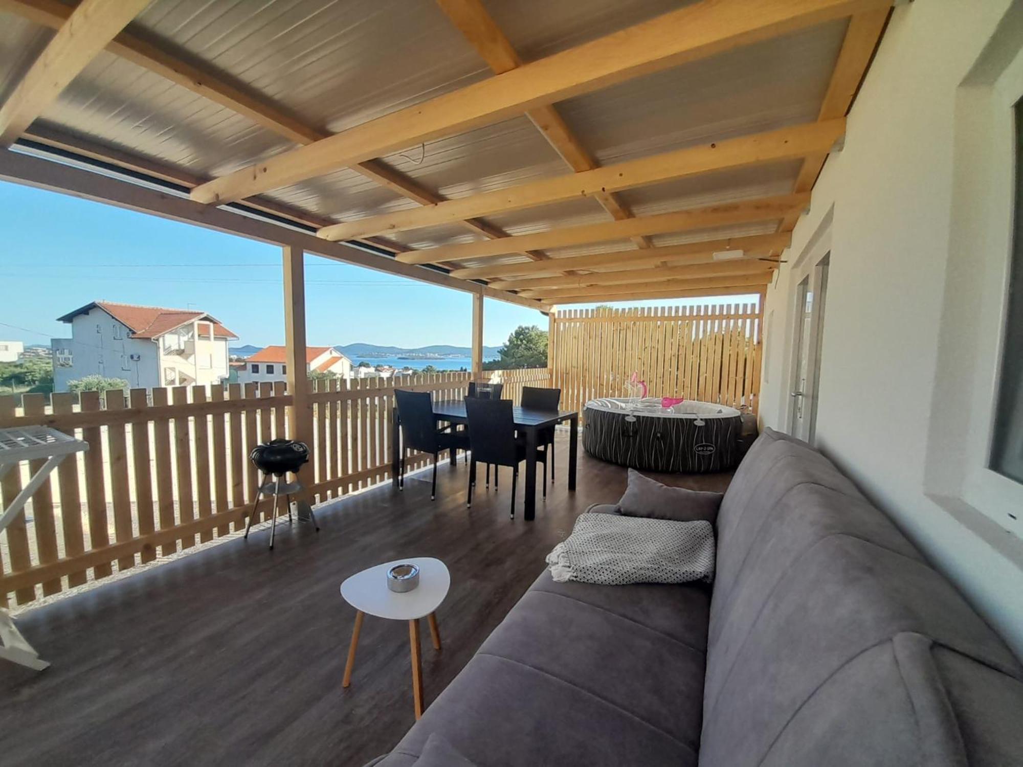 Tiny House Lily With Jacuzzi Apartment Sveti Filip i Jakov